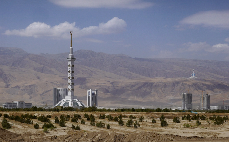 Illustration for article titled Turkmenistan's Astonishing Attempt To Build A City Of The Future